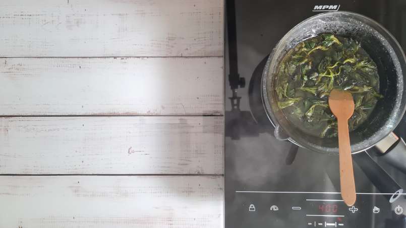 Olja av nässlor erhållen genom överföring och användning av bain-marie, foto 7