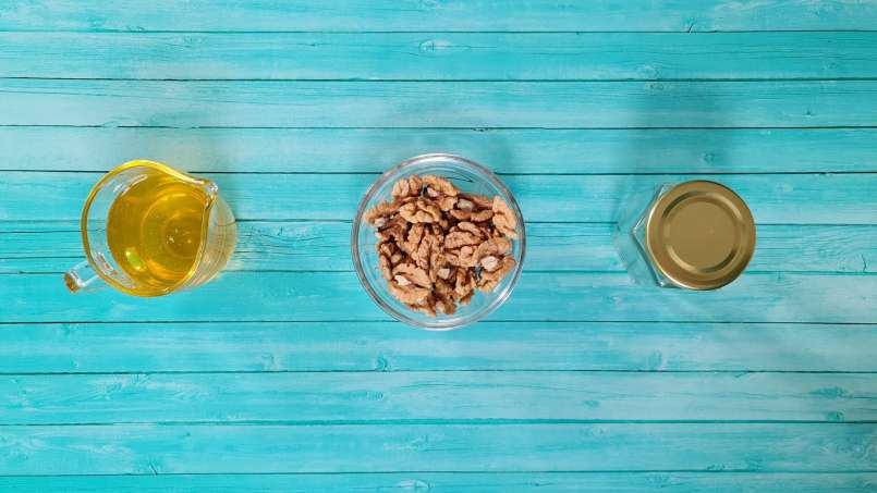 Honungssötade valnötskärnor på burk, foto 7